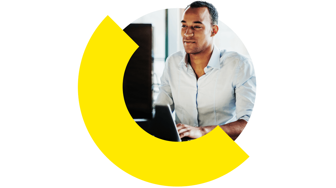 Ein Administrator bietet und verwaltet nahtlose Dienste innerhalb einer Regierungsorganisation mit GoTo Connect.