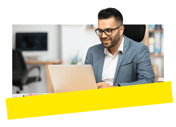 Mit den KI-Tools in GoTo Connect kann ein Beamter nahtlos Anfragen von Bürgern bearbeiten.